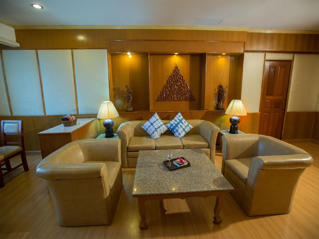 Phrae Nakara Hotel Exterior photo